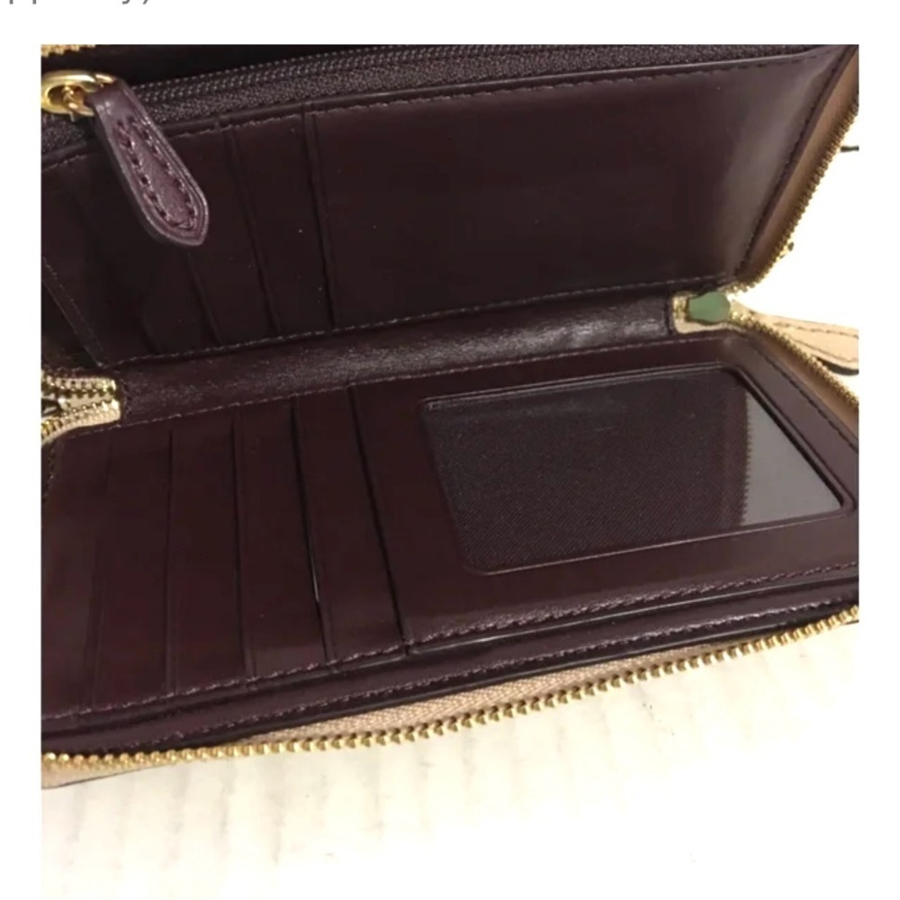 Coach vintage beige patent leather wallet - Picture 7 of 9